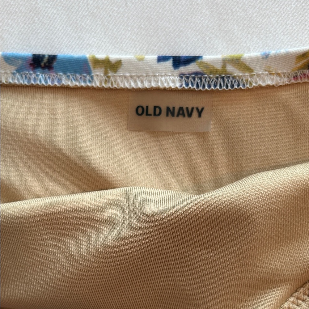 Old Navy Floral Trim Swimsuit - Picture 2 of 9
